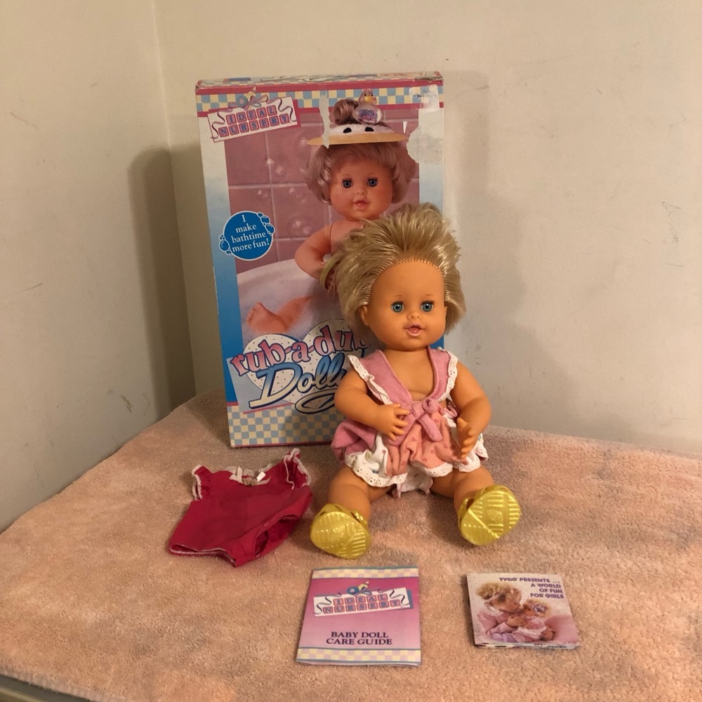 Vintage 1989 Ideal Rub a Dub Dolly W Original Clothing & Box